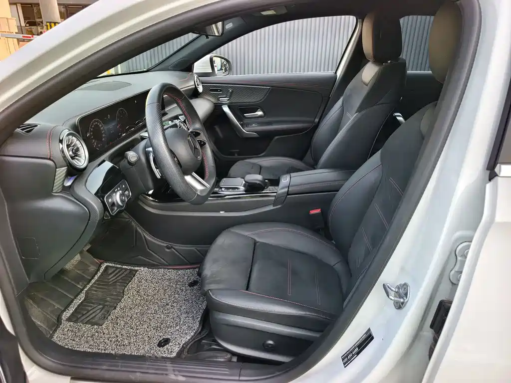 Mercedes-Benz A-Class 2023 — фото 9