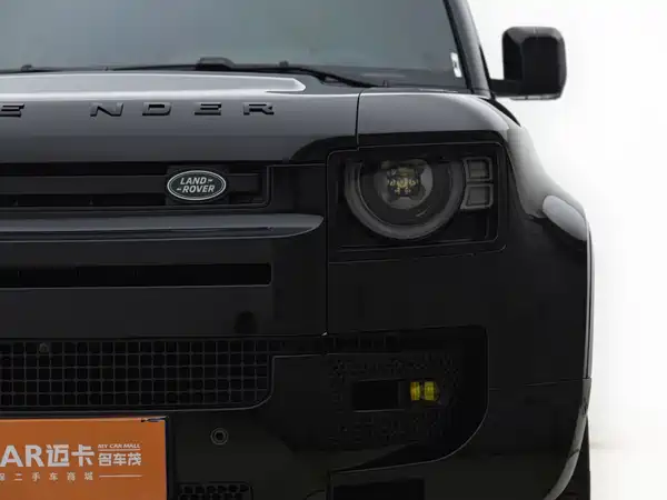 Land Rover Defender 2024