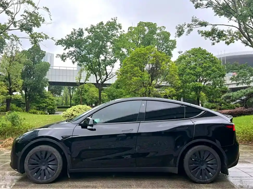 Tesla Model Y 2023 — фото 5