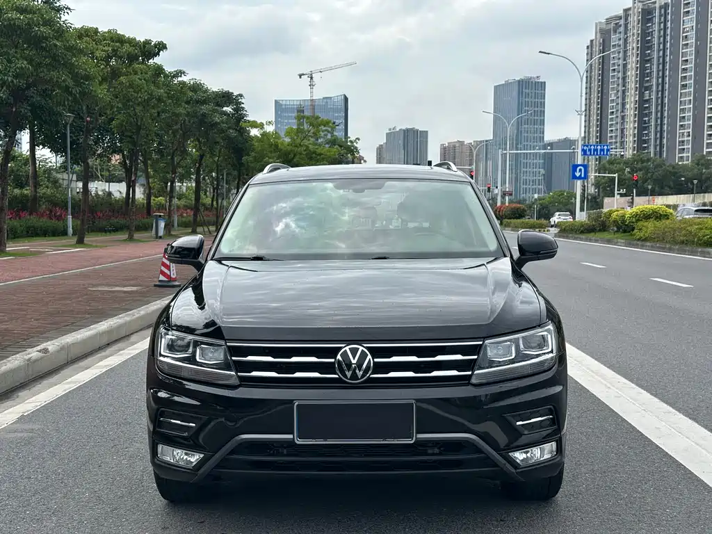 Volkswagen Tiguan L 2021 — фото 2