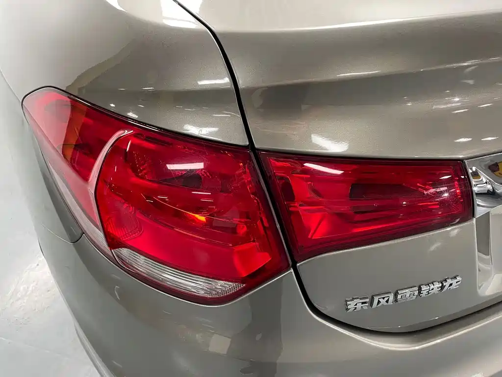 Citroën C4L 2015 — фото 16