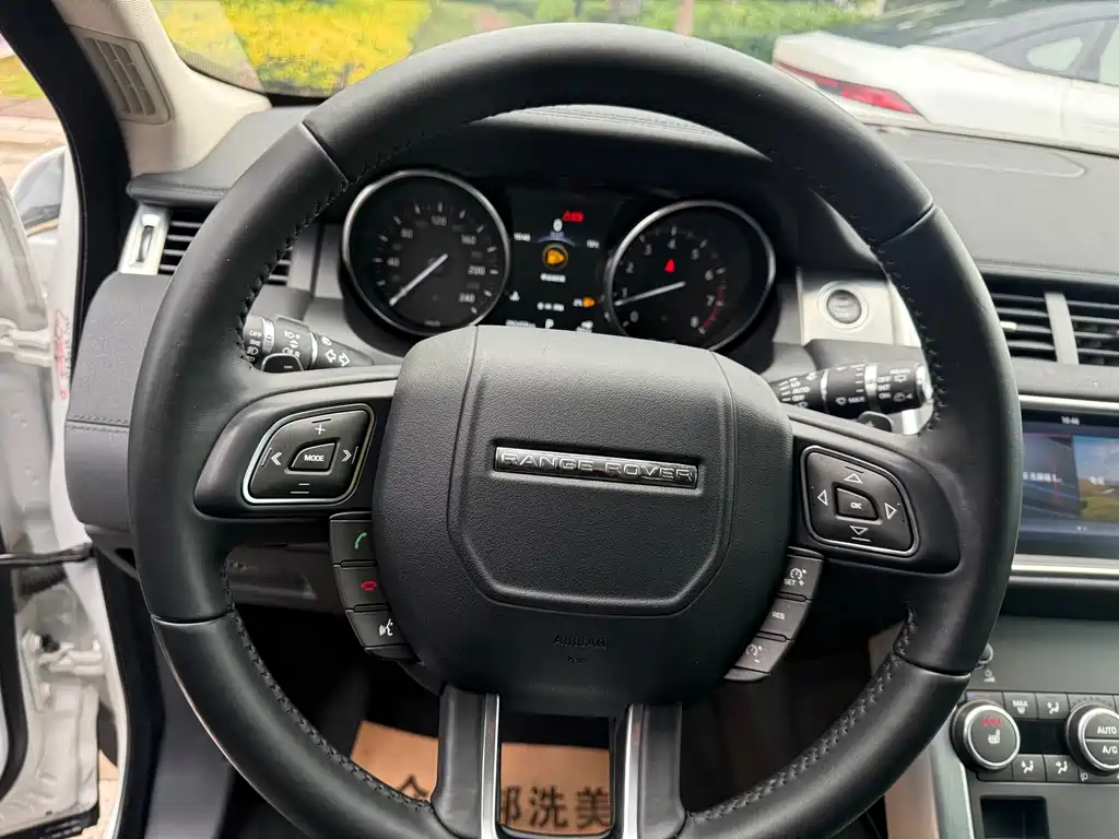 Land Rover Evoque 2017 — фото 24