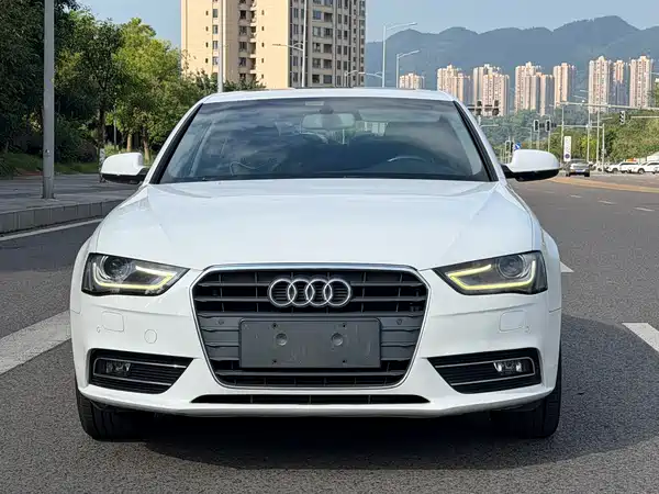 Audi A4L 2015