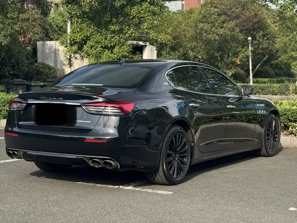 Maserati Quattroporte 2017 — фото 16
