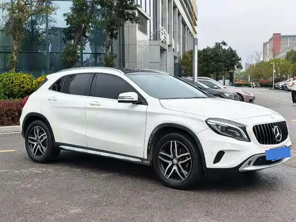 Mercedes-Benz GLA 2016