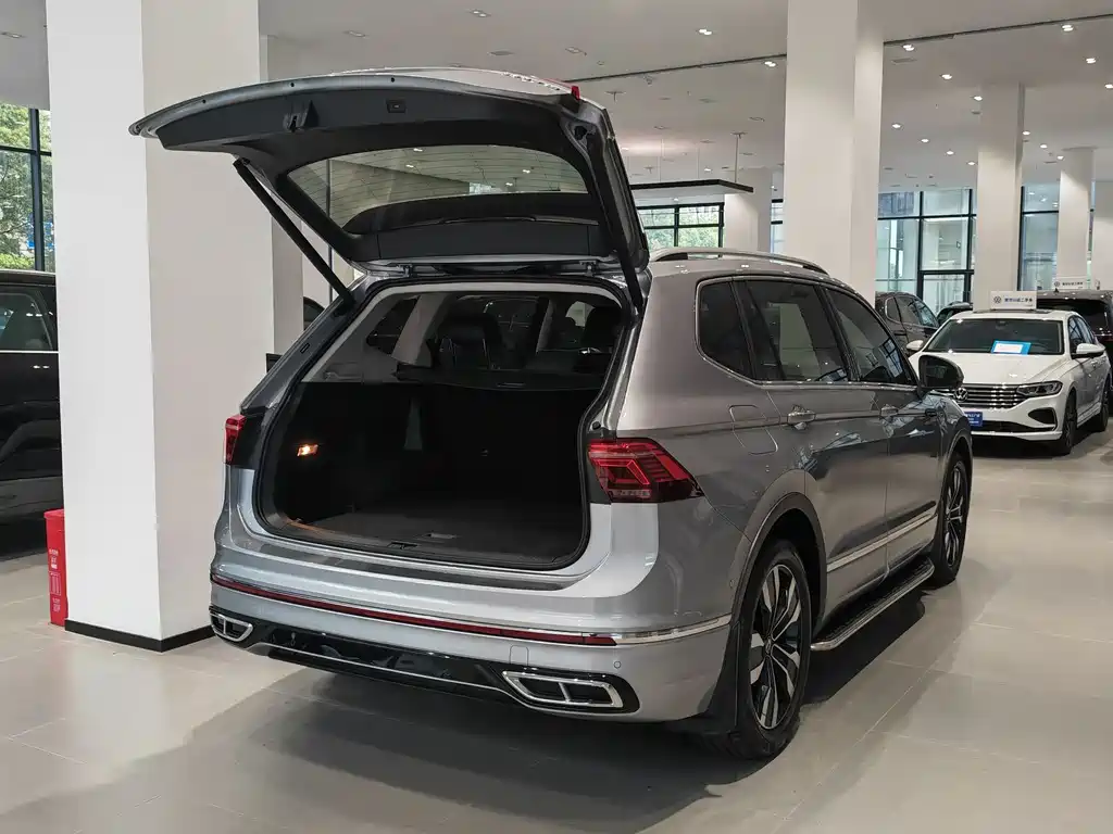 Volkswagen Tiguan L 2022 — фото 12
