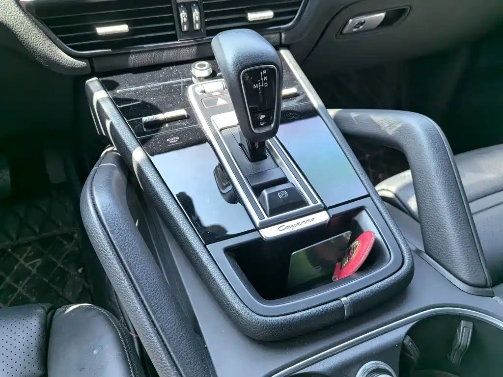 Porsche Cayenne 2019 — фото 16
