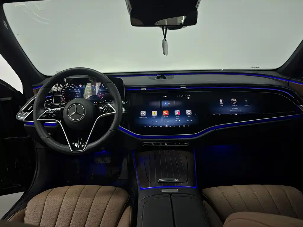 Mercedes-Benz E-Class 2024 — фото 11