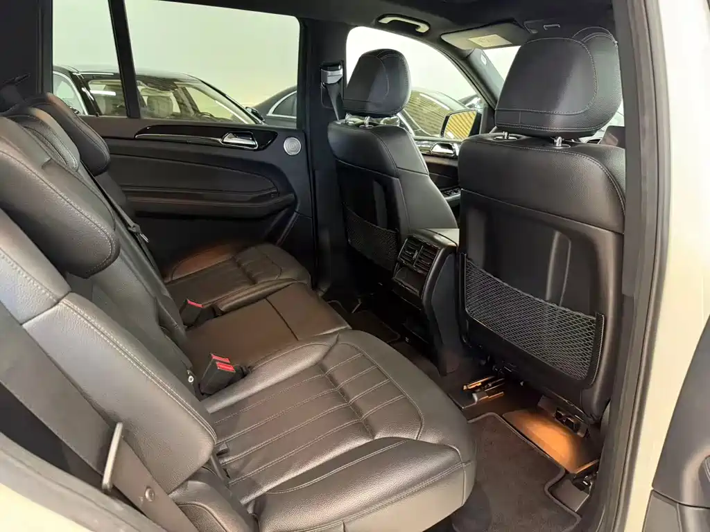Mercedes-Benz GLS 2017 — фото 11