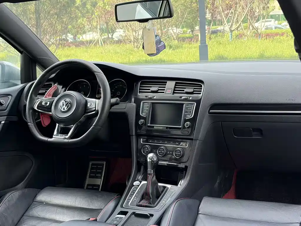 Volkswagen Golf GTI 2015 — фото 11