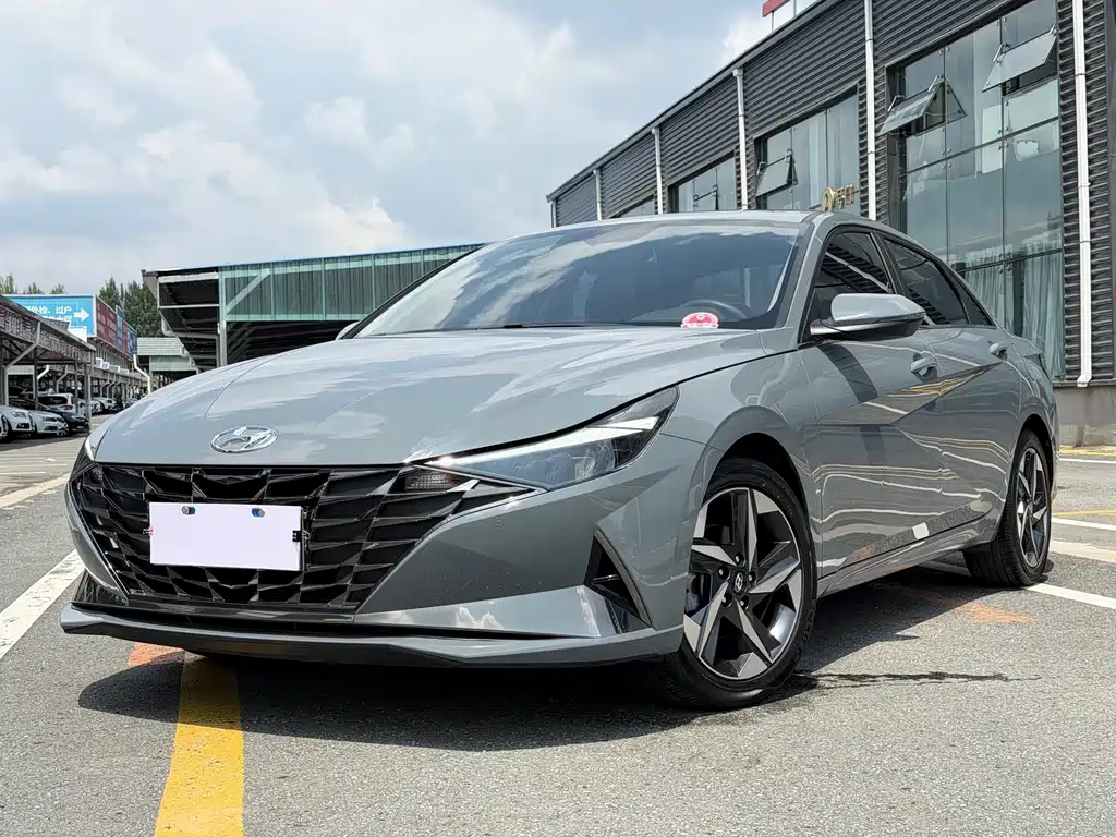 Hyundai Elantra 2022