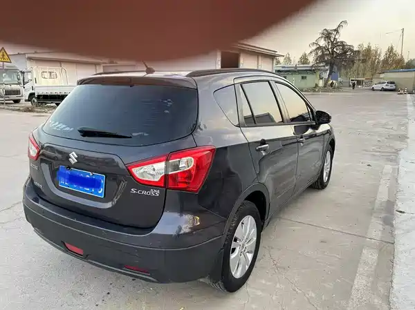Suzuki S-Cross 2014