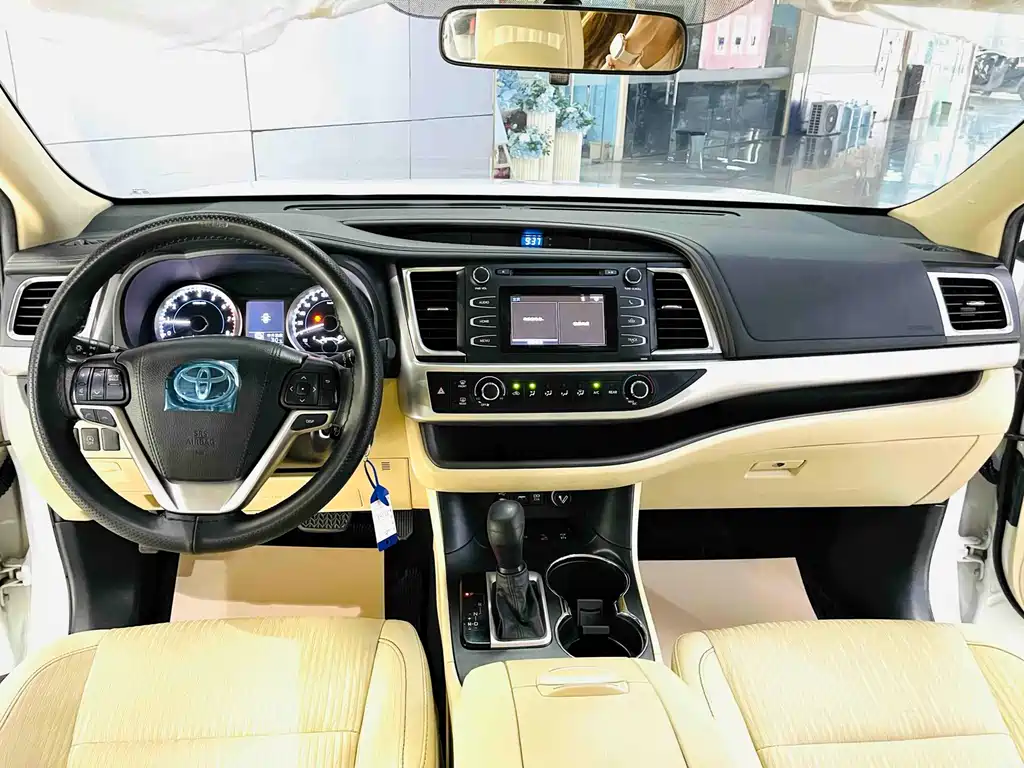 Toyota Highlander 2021 — фото 9