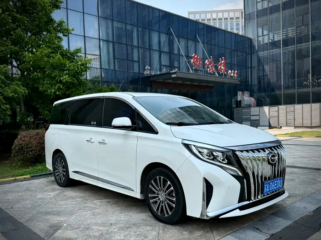GAC Motor Trumpchi M8 2022 — фото 3