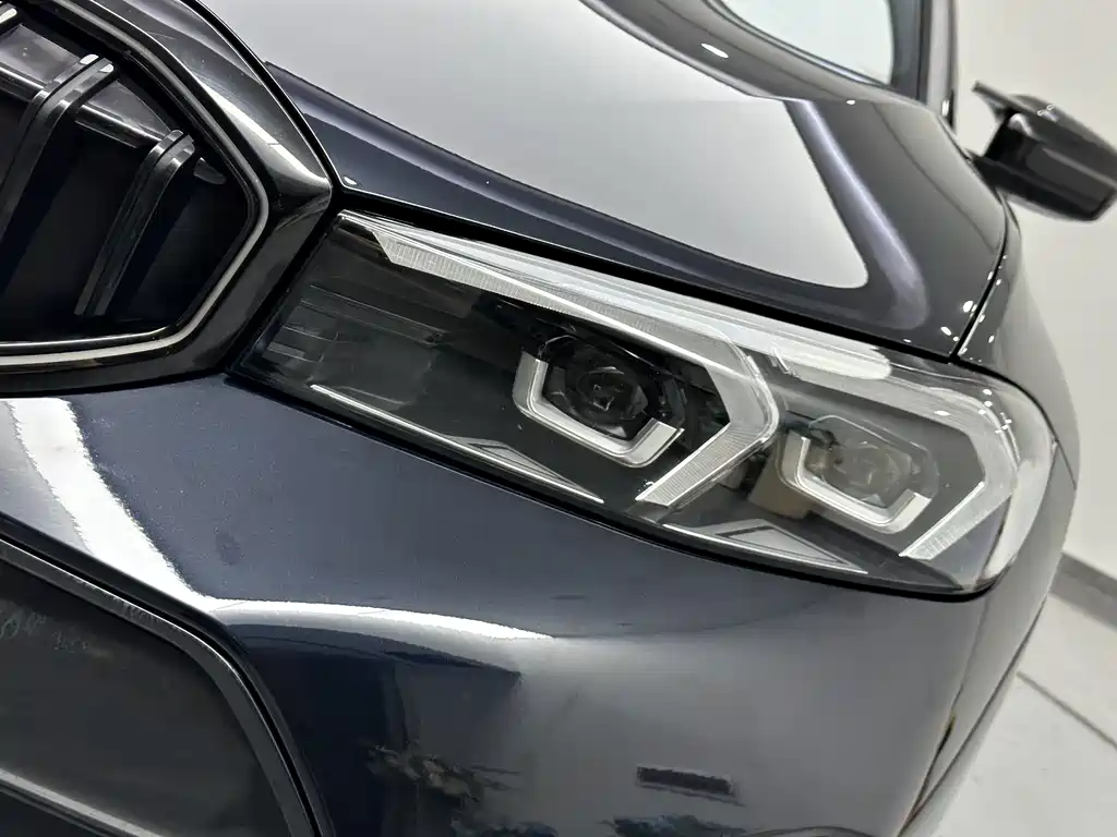 BMW 3 Series 2025 — фото 19
