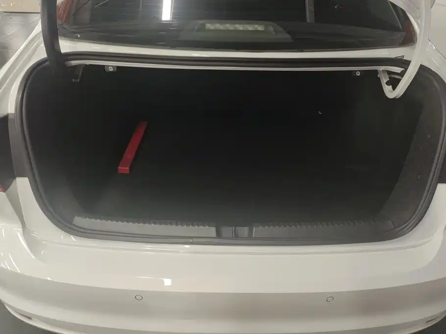 Volkswagen Sagitar 2017