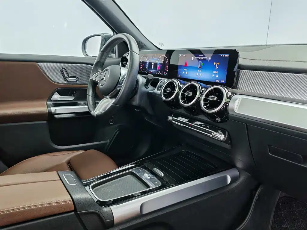 Mercedes-Benz GLB 2024 — фото 14