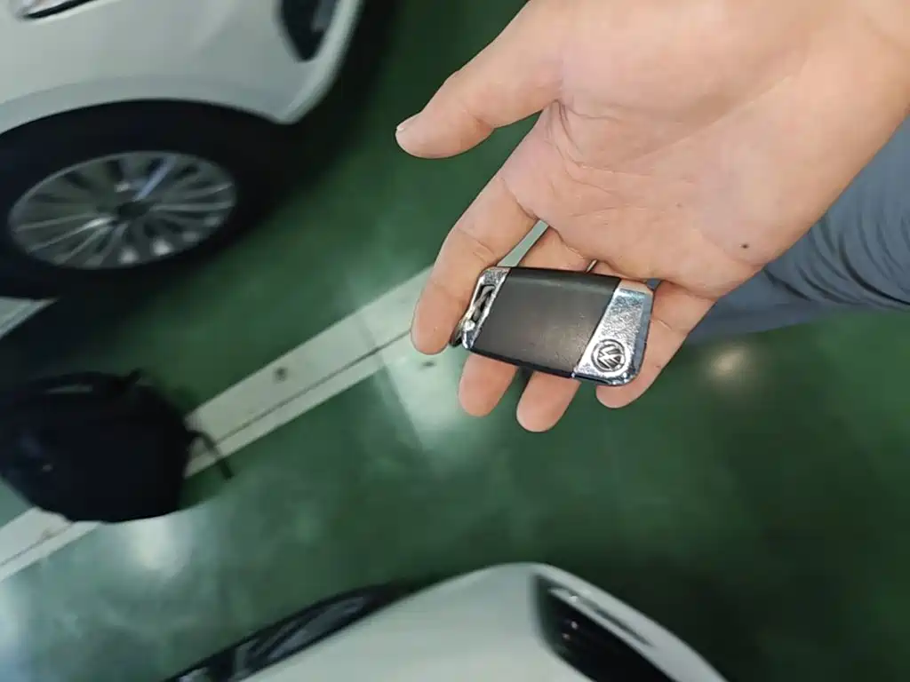 Volkswagen Passat Plug-In Hybrid 2022 — фото 9