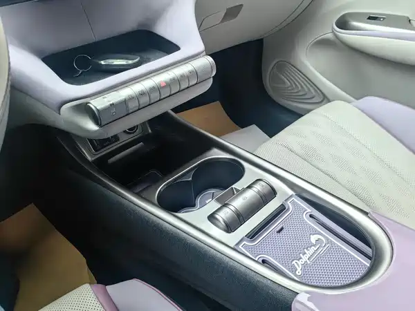 BYD Dolphin 2023