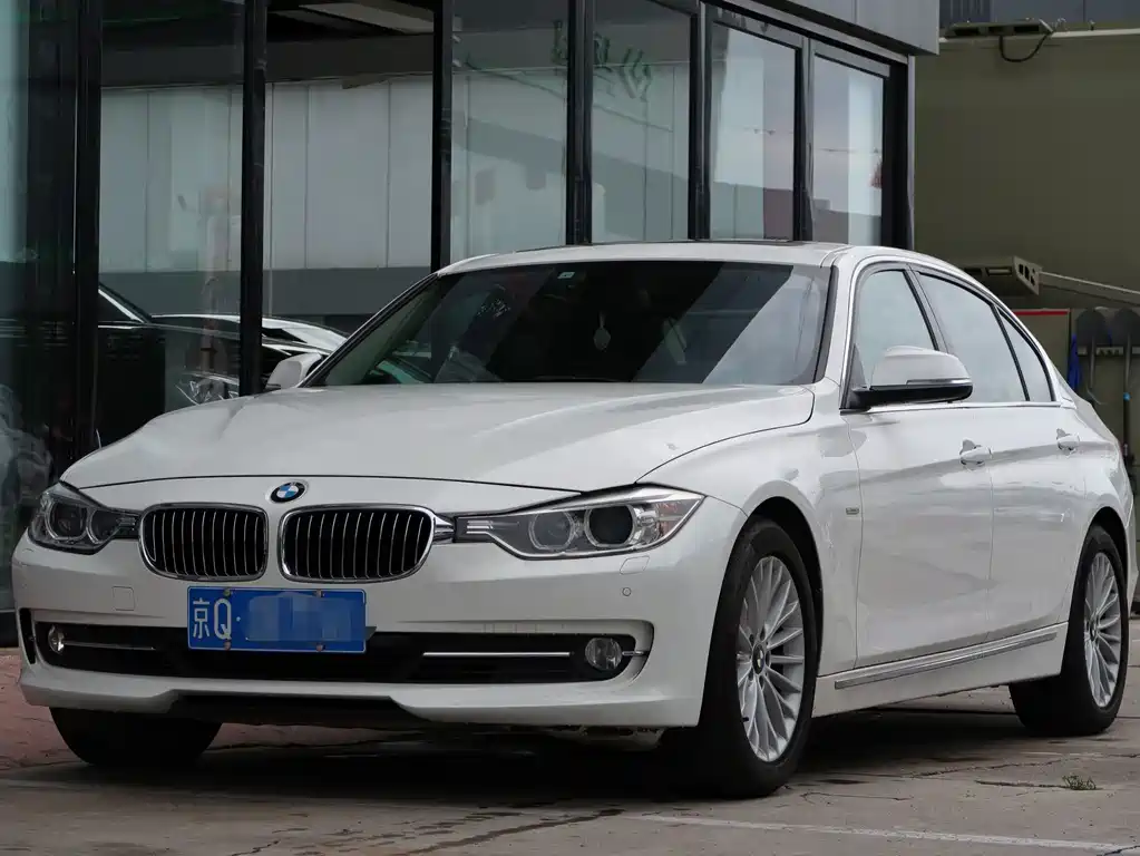 BMW 3 Series 2015 — фото 1