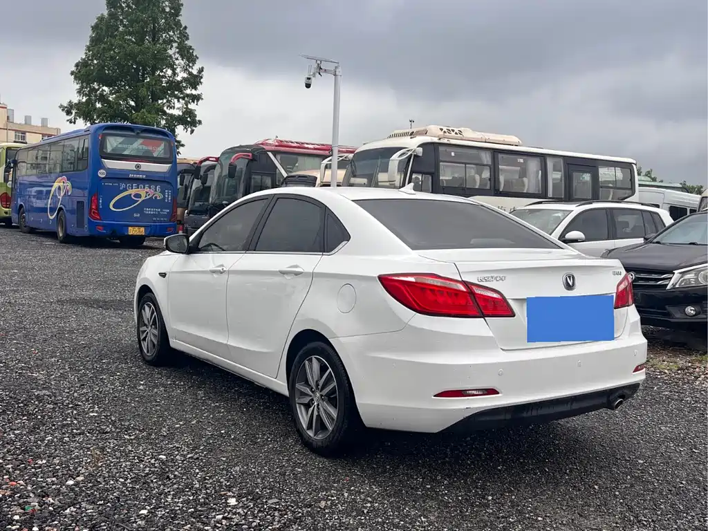 Changan Eado 2018 — фото 5
