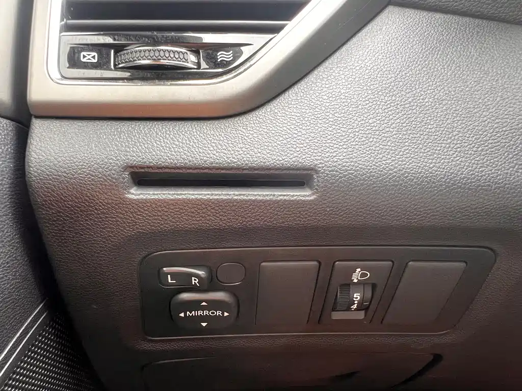 Changan Eado 2018 — фото 14