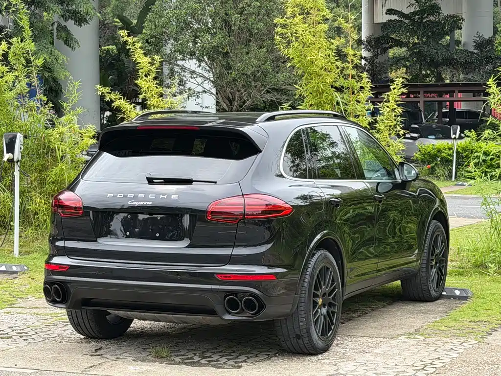 Porsche Cayenne 2017 — фото 15