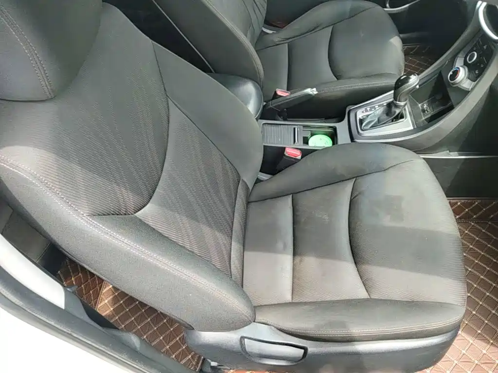 Hyundai Elantra 2017 — фото 25