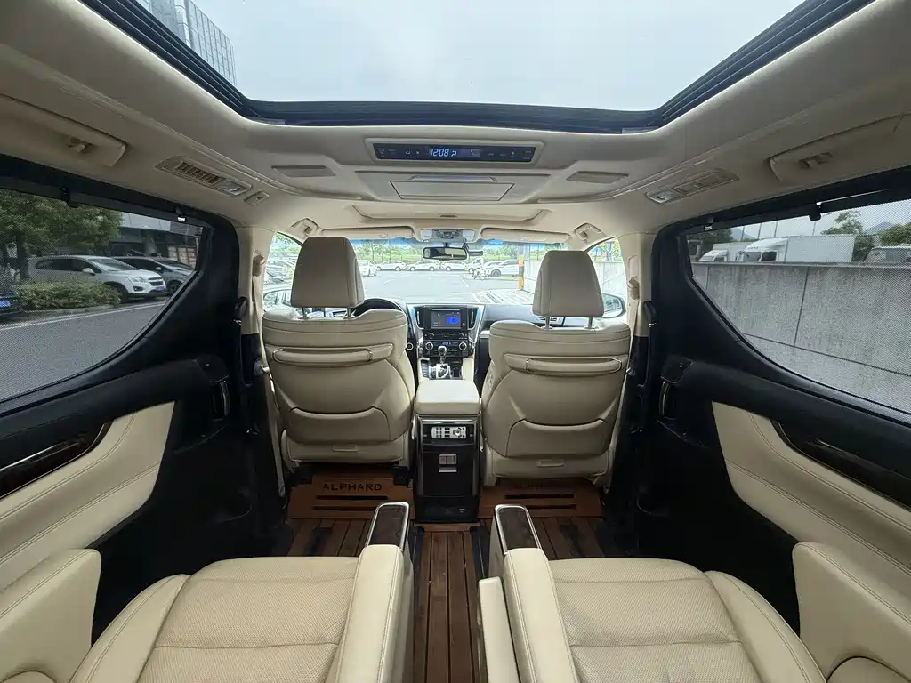 Toyota Alphard 2019 — фото 11