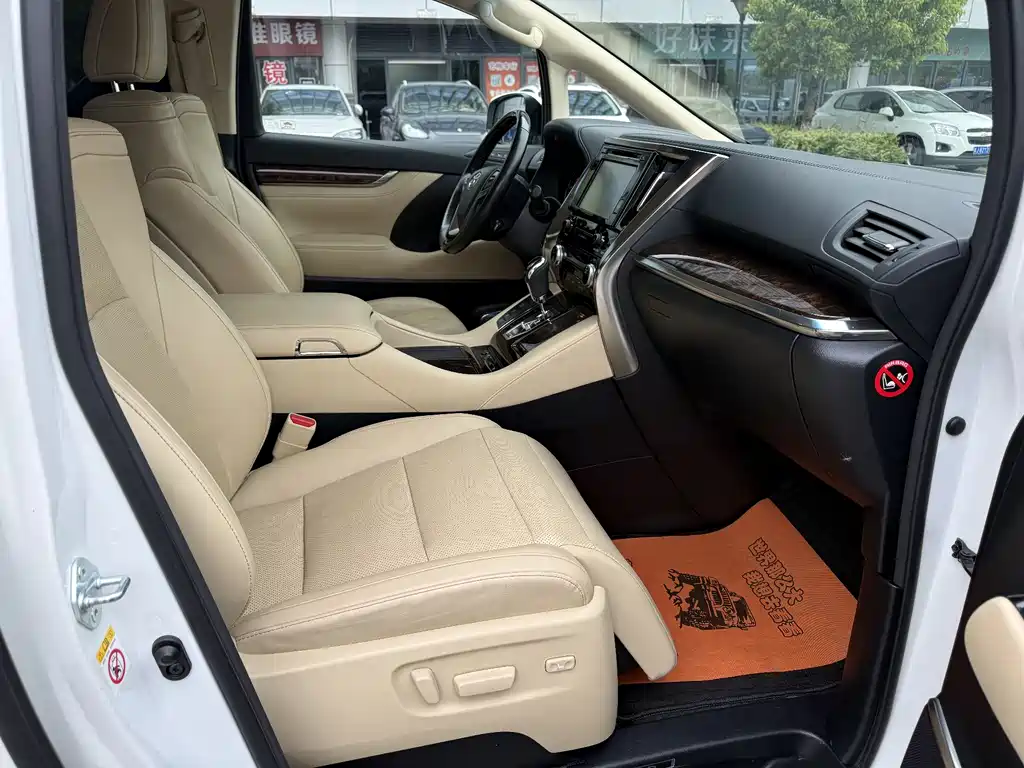 Toyota Alphard 2019 — фото 14