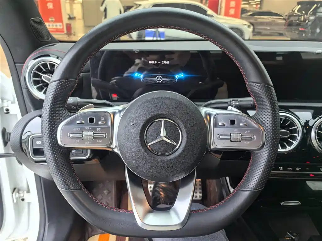 Mercedes-Benz CLA 2023 — фото 7