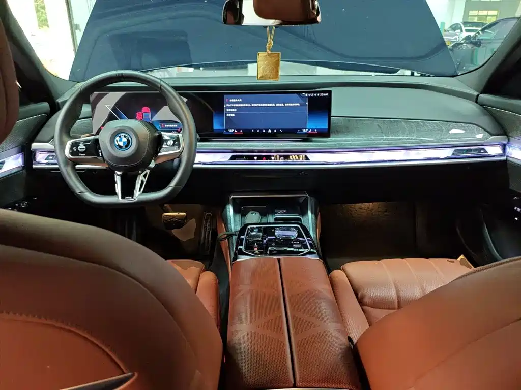 BMW i7 2023 — фото 6