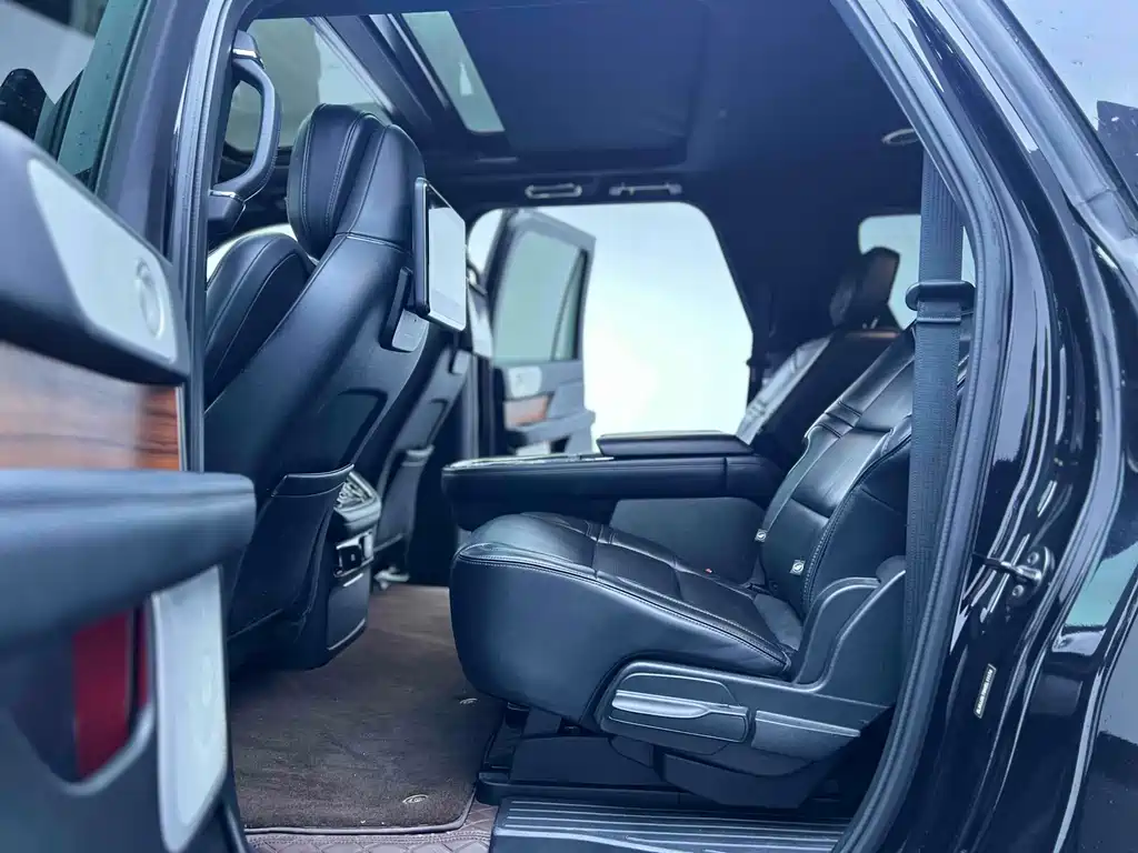 Lincoln Navigator 2019 — фото 11