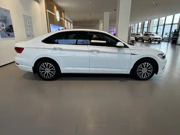 Volkswagen Sagitar 2021