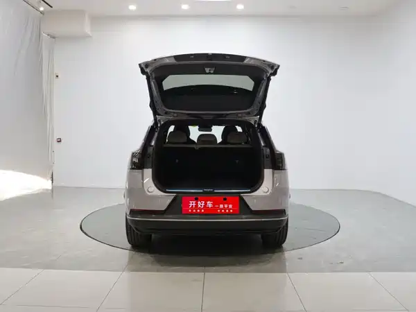 Volvo XC70 Plug-In Hybrid 2025