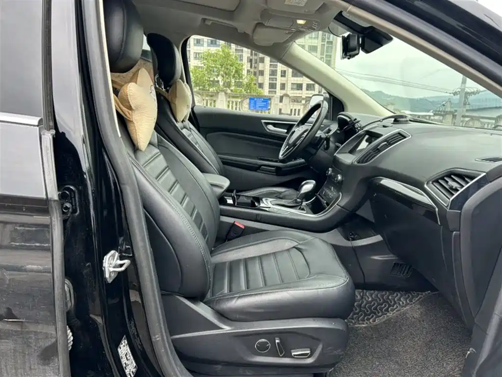 Ford Edge 2018 — фото 17
