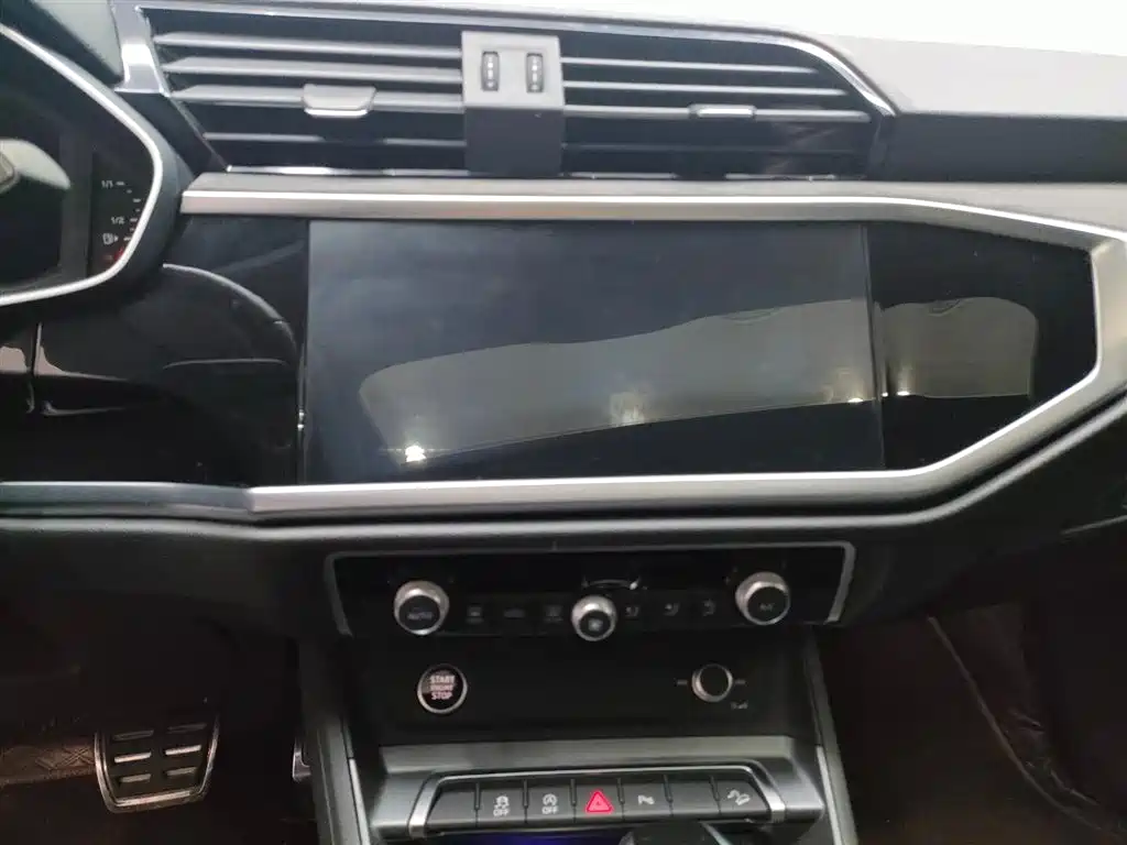 Audi Q3 Sportback 2021 — фото 13