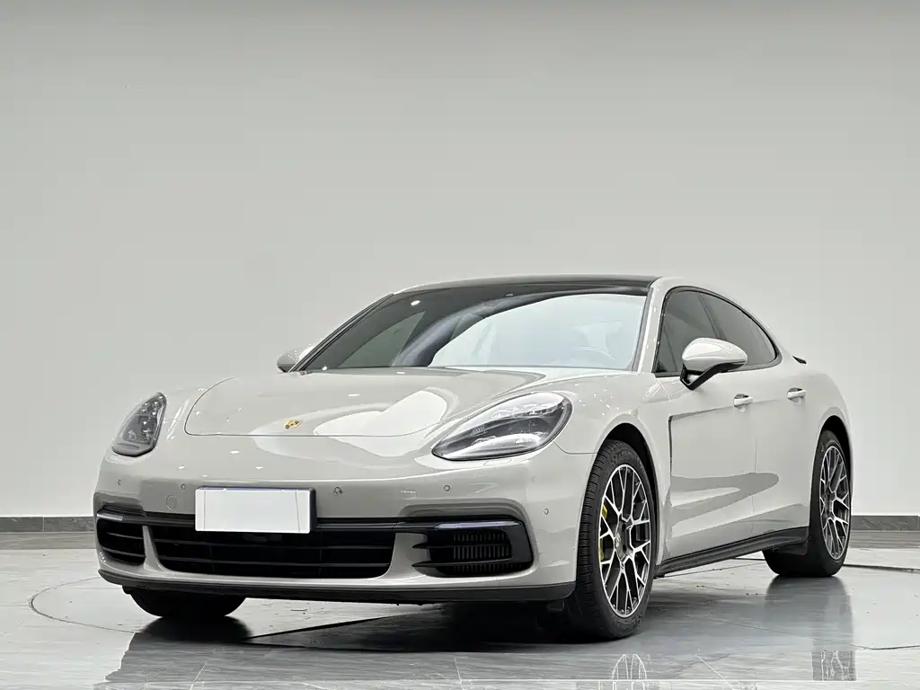Porsche Panamera 2019 — фото 1