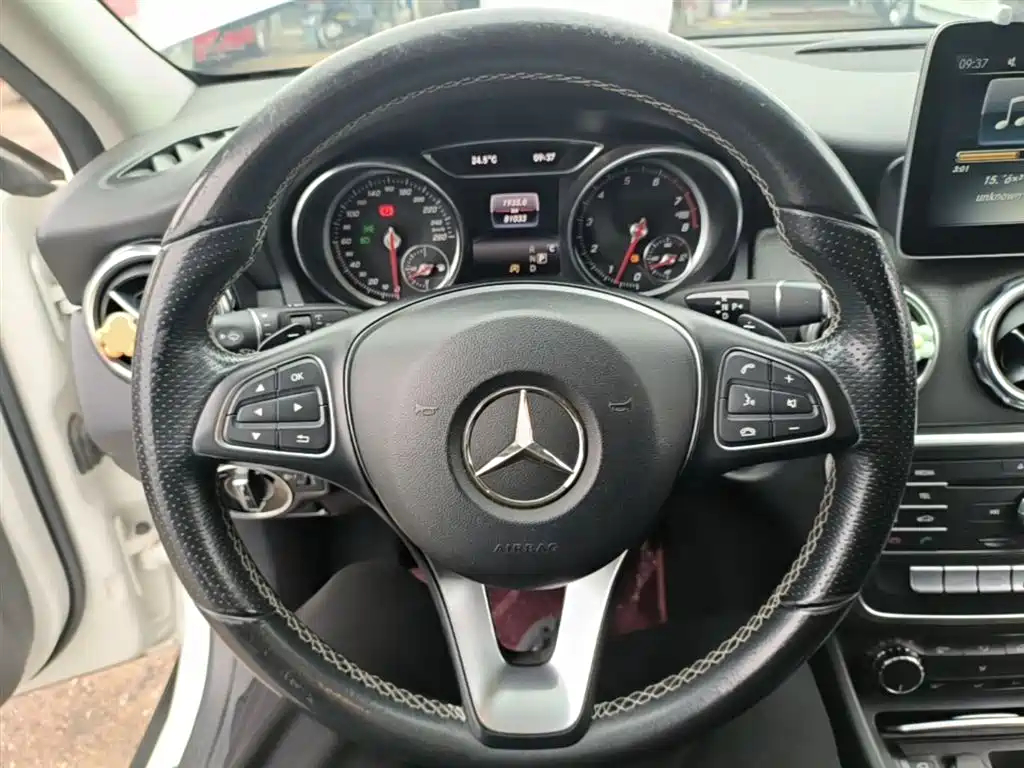 Mercedes-Benz GLA 2018 — фото 11