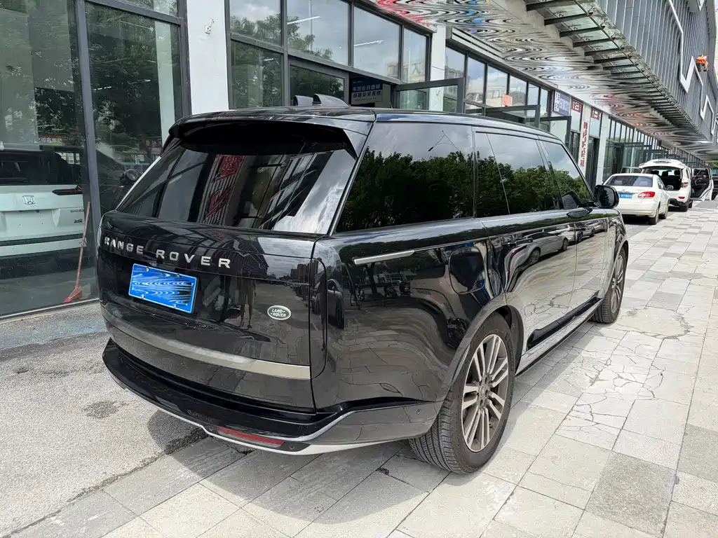 Land Rover Range Rover 2023 — фото 16