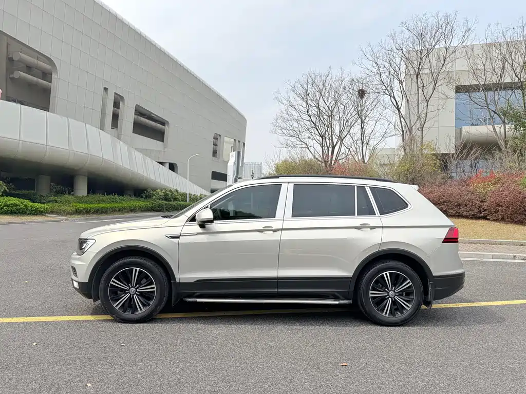 Volkswagen Tiguan L 2019 — фото 5