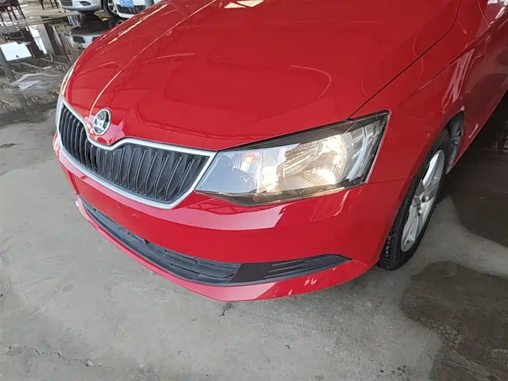 Skoda Fabia 2016 — фото 24