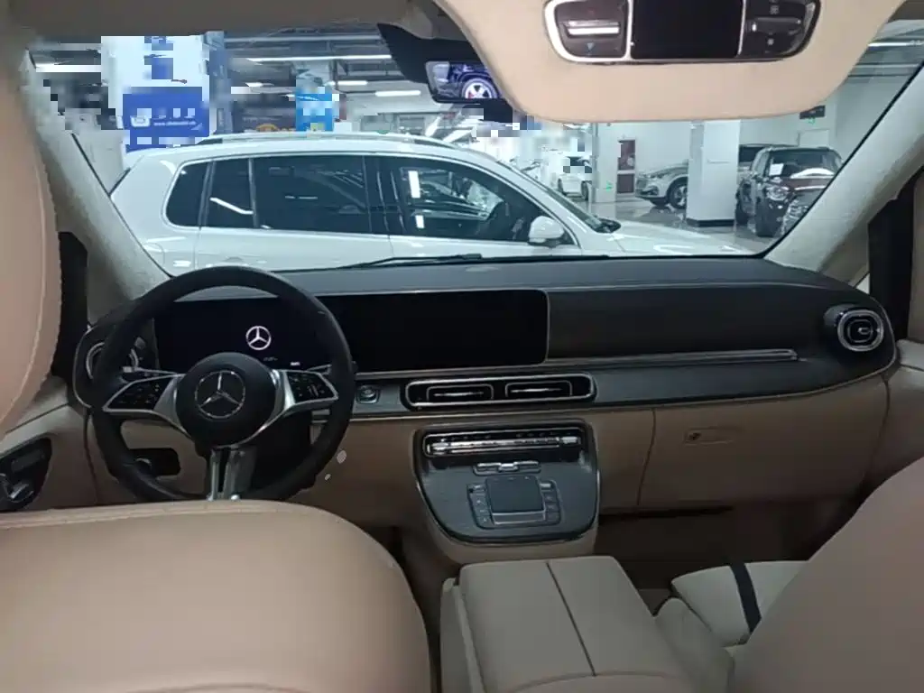 Mercedes-Benz V-Class 2025 — фото 10