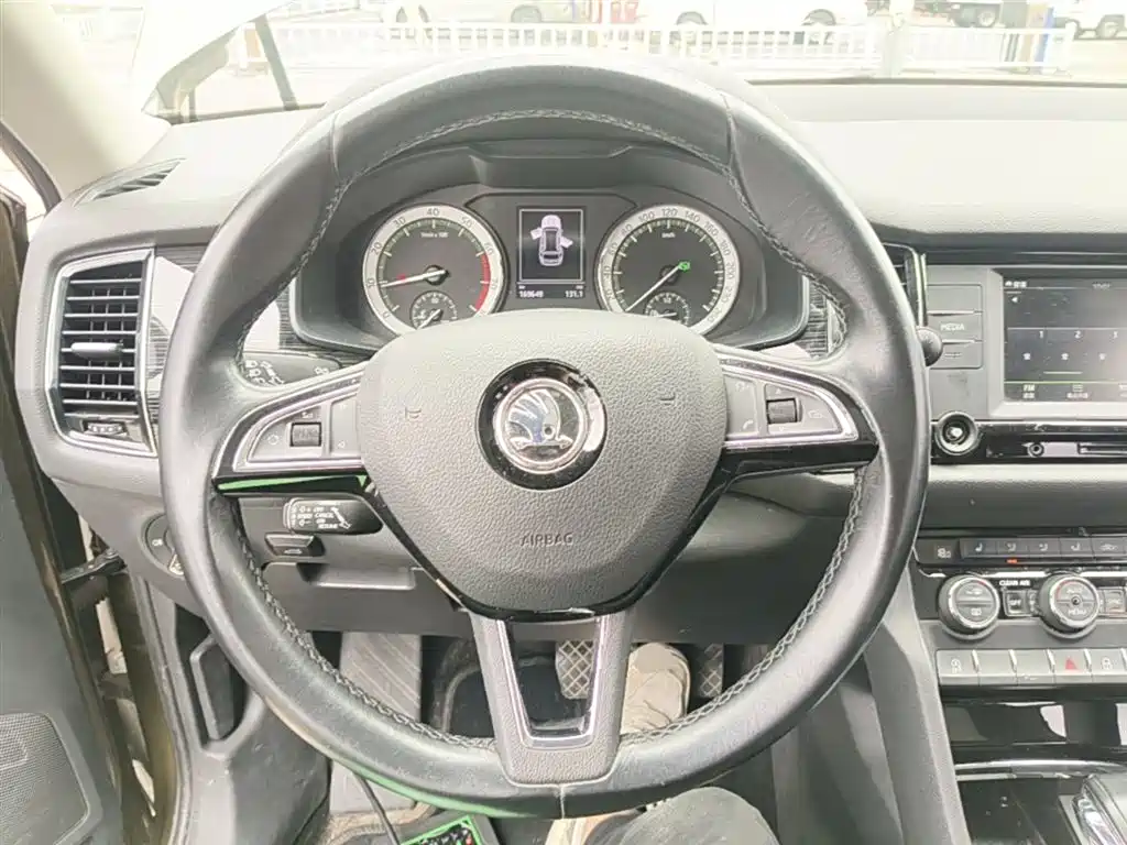 Skoda Kodiaq 2017 — фото 11