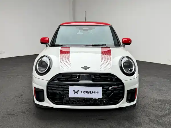MINI JCW 2025
