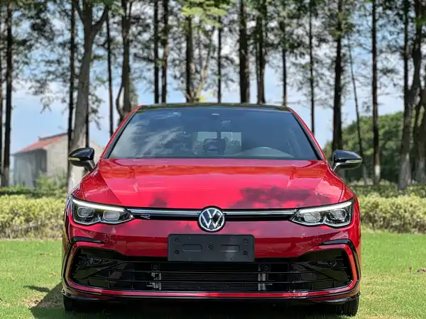 Volkswagen Golf 2021