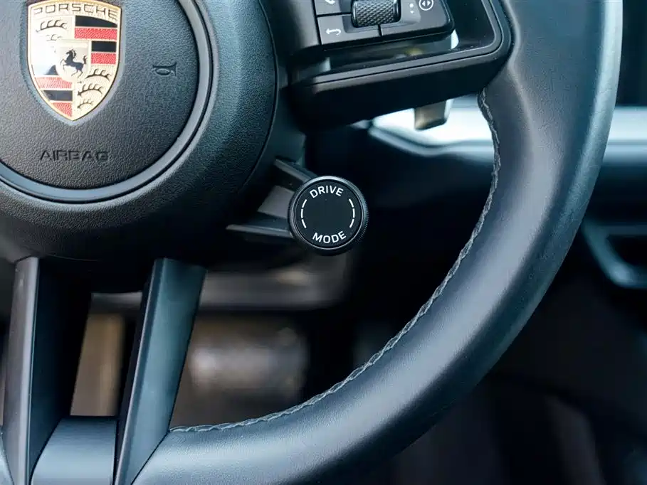 Porsche Cayenne 2024 — фото 16
