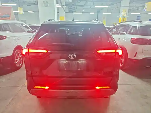 Toyota RAV4 2021