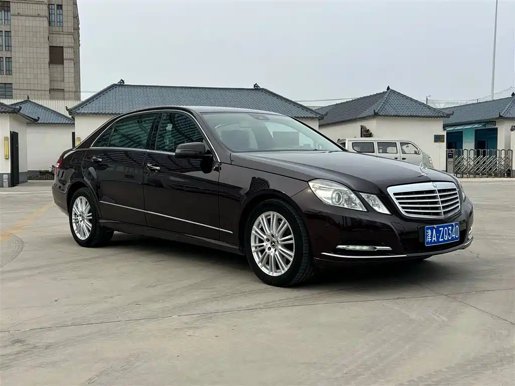 Mercedes-Benz E-Class 2011