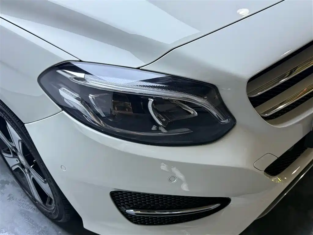 Mercedes-Benz B-Class 2017 — фото 14